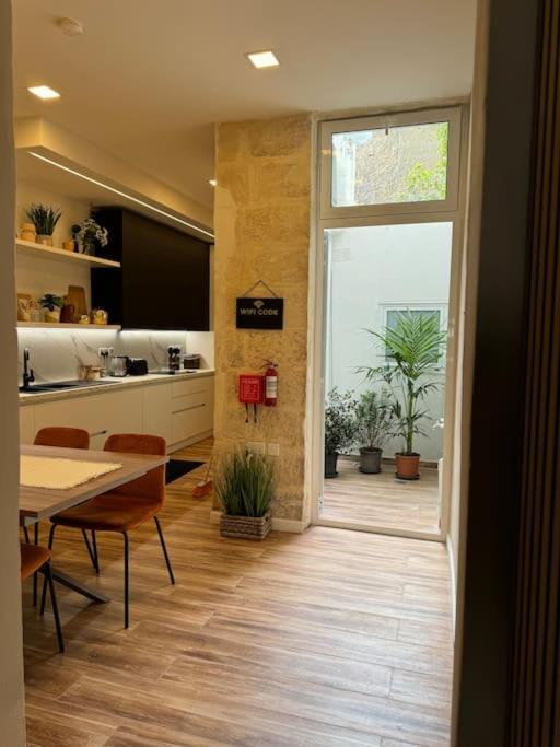 Вилла Townhouse 26 In Sliema, Malta Экстерьер фото