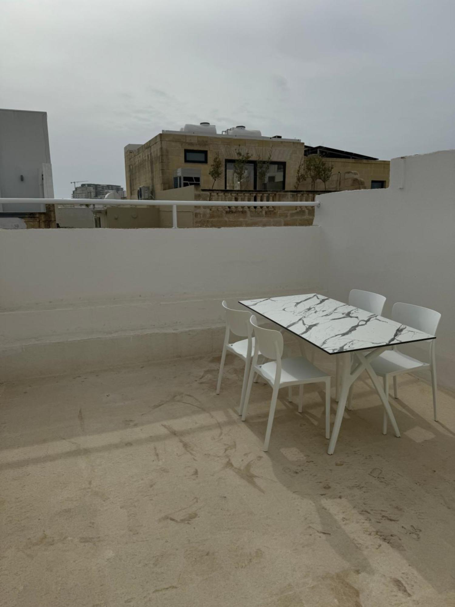Вилла Townhouse 26 In Sliema, Malta Экстерьер фото