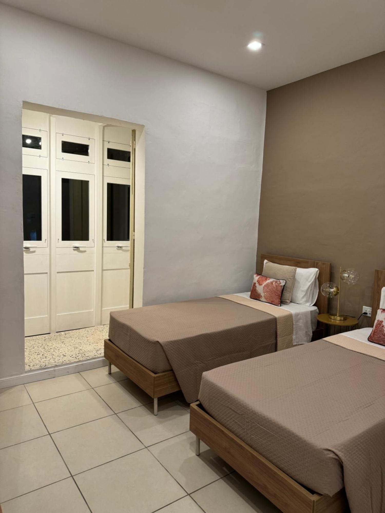 Вилла Townhouse 26 In Sliema, Malta Экстерьер фото